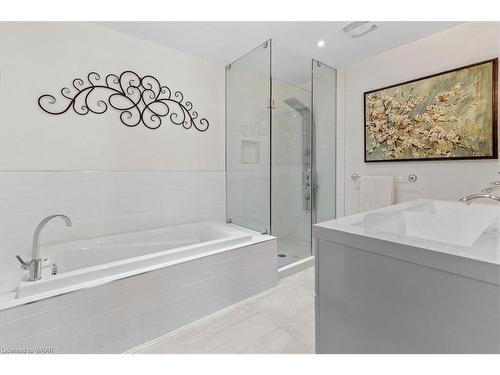 333 Woolwich Street, Waterloo, ON - Indoor Photo Showing Bathroom