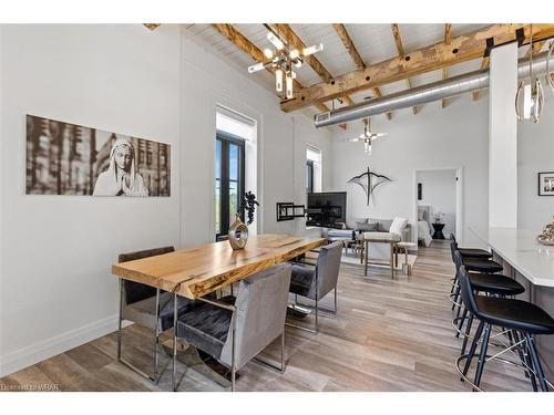 403-19 Guelph Avenue, Cambridge, ON - Indoor Photo Showing Dining Room