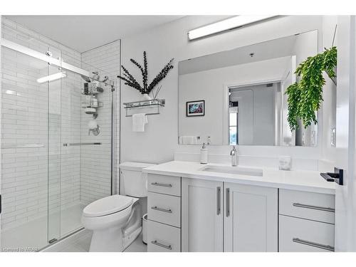 403-19 Guelph Avenue, Cambridge, ON - Indoor Photo Showing Bathroom