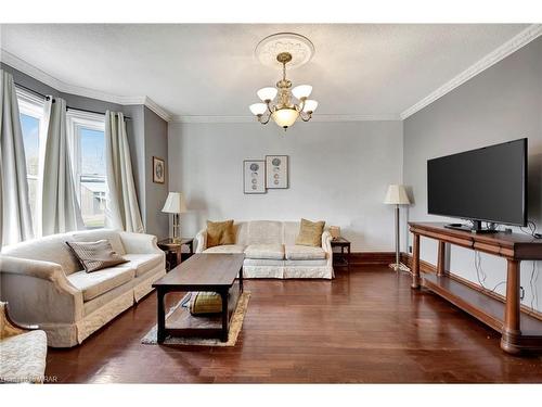 1225 Queenston Road, Cambridge, ON - Indoor Photo Showing Bedroom