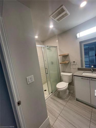 107-15 Prince Albert Boulevard, Kitchener, ON - Indoor Photo Showing Bathroom
