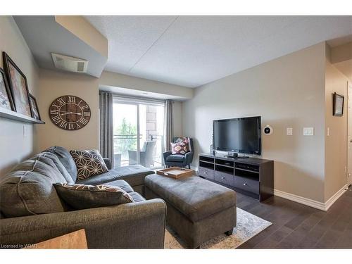 205-155 Commonwealth Street, Kitchener, ON - Indoor Photo Showing Living Room