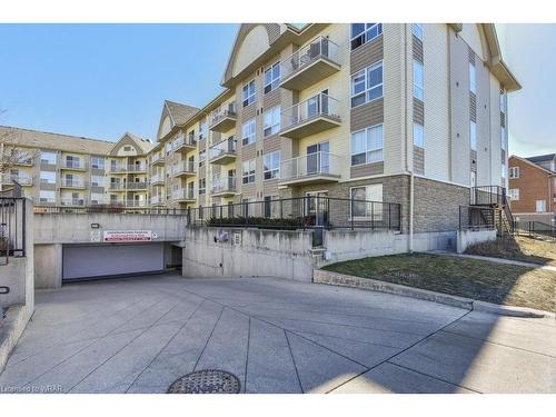 219-8 Harris Street, Cambridge, ON - Outdoor With Balcony