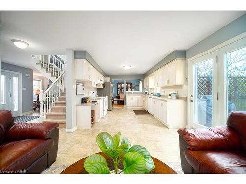 15 Kenley Lane, Cambridge, ON - Indoor Photo Showing Living Room