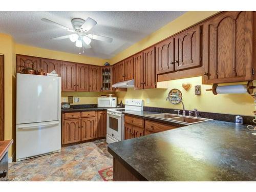 102-380 Champlain Boulevard, Cambridge, ON - Indoor Photo Showing Kitchen With Double Sink