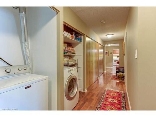102-380 Champlain Boulevard, Cambridge, ON - Indoor Photo Showing Laundry Room