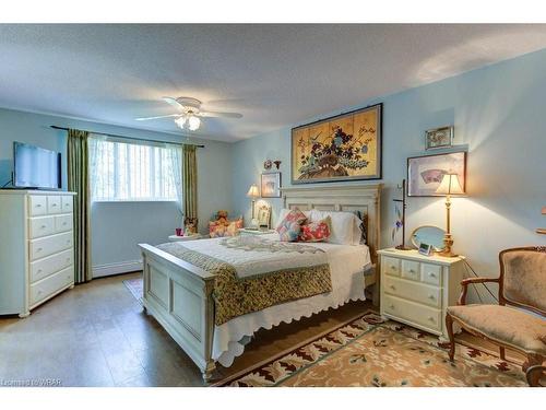 102-380 Champlain Boulevard, Cambridge, ON - Indoor Photo Showing Bedroom