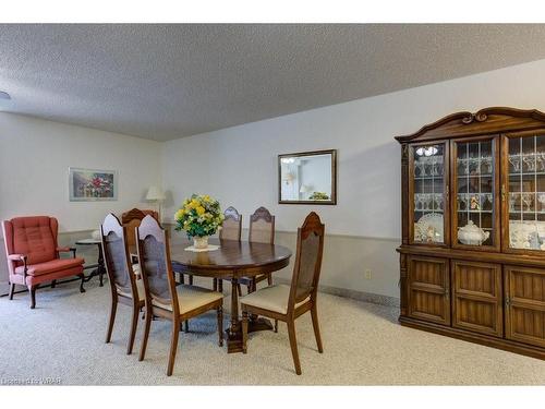 102-380 Champlain Boulevard, Cambridge, ON - Indoor Photo Showing Dining Room