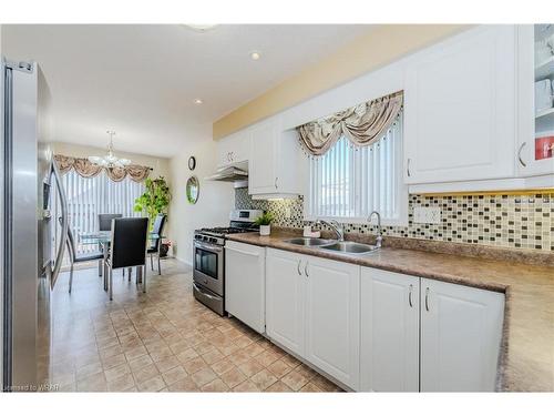 292 Lemon Grass Crescent, Kitchener, ON - Indoor Photo Showing Kitchen With Double Sink