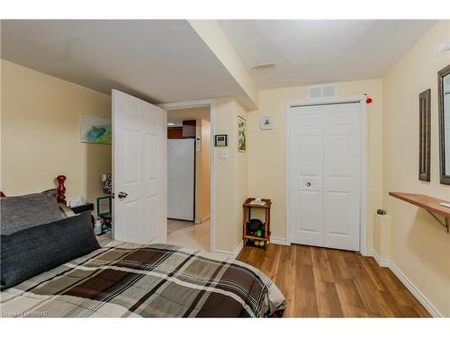 292 Lemon Grass Crescent, Kitchener, ON - Indoor Photo Showing Bedroom