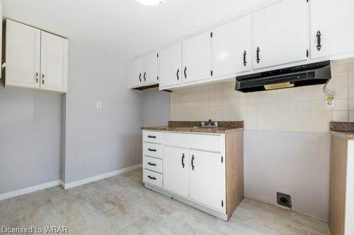 30-32 Beverly Street, Cambridge, ON - Indoor Photo Showing Kitchen