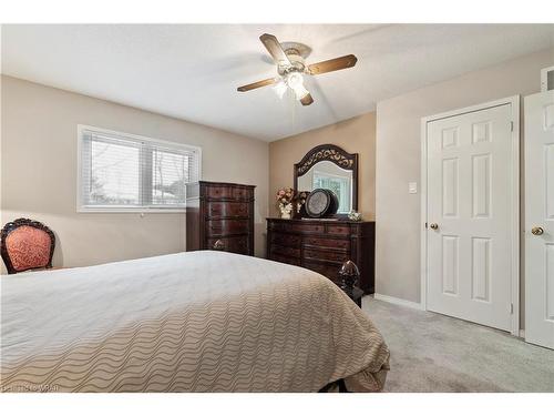 109 Dyer Drive, Wasaga Beach, ON - Indoor Photo Showing Bedroom