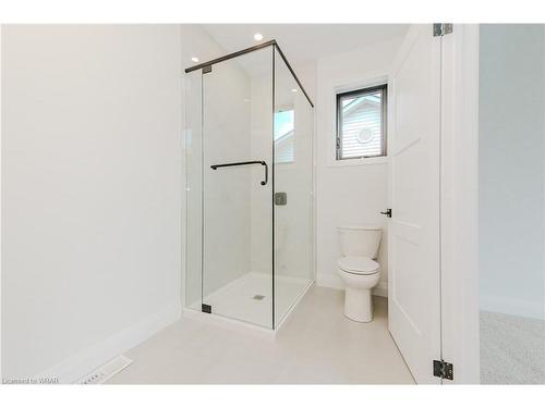 172 Forest Road, Cambridge, ON - Indoor Photo Showing Bathroom