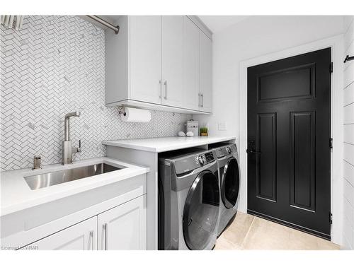 28 Anvil Street, Kitchener, ON - Indoor Photo Showing Laundry Room
