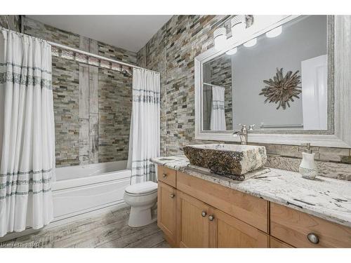 381 Zeller Drive, Kitchener, ON - Indoor Photo Showing Bathroom