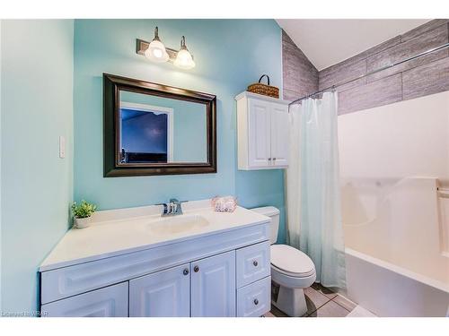 173 Victoria Street, Ingersoll, ON - Indoor Photo Showing Bathroom