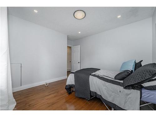 169 Bruce Street, Kitchener, ON - Indoor Photo Showing Bedroom