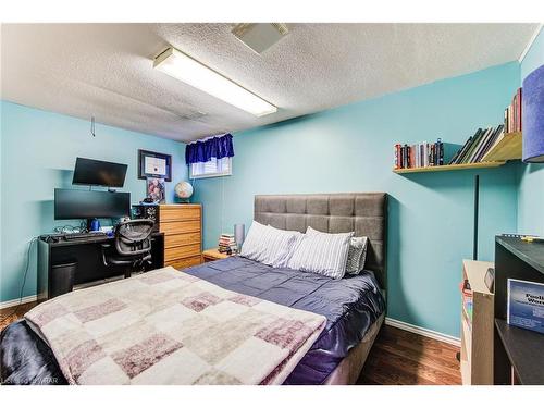 29 Gracefield Crescent, Kitchener, ON - Indoor Photo Showing Bedroom
