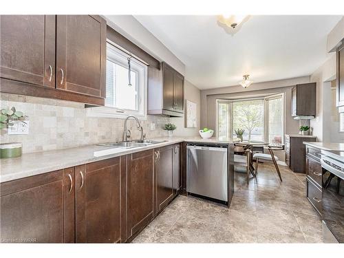 10 Pipers Green Court, Kitchener, ON - Indoor Photo Showing Kitchen With Double Sink With Upgraded Kitchen