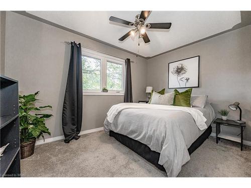 10 Pipers Green Court, Kitchener, ON - Indoor Photo Showing Bedroom