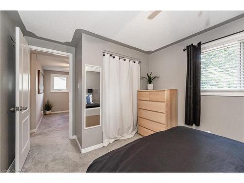 10 Pipers Green Court, Kitchener, ON - Indoor Photo Showing Bedroom