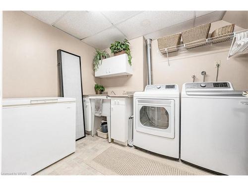 10 Pipers Green Court, Kitchener, ON - Indoor Photo Showing Laundry Room