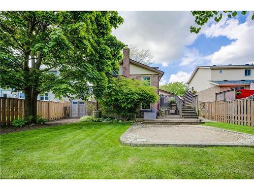 10 Pipers Green Court, Kitchener, ON - Outdoor