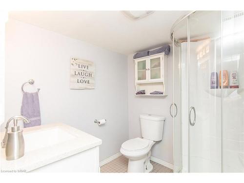 36 Portland Street, Cambridge, ON - Indoor Photo Showing Bathroom