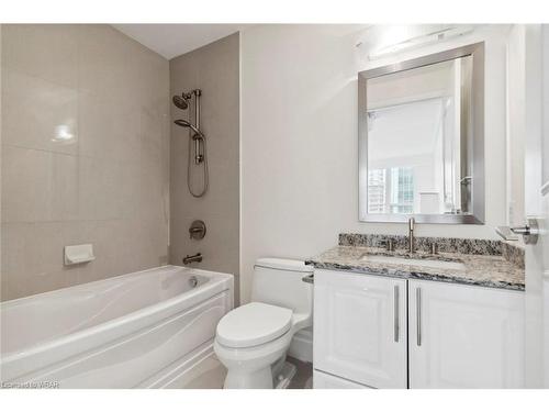 4203-16 Harbour Street, Toronto, ON - Indoor Photo Showing Bathroom