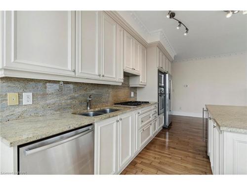 4203-16 Harbour Street, Toronto, ON - Indoor Photo Showing Kitchen With Double Sink With Upgraded Kitchen