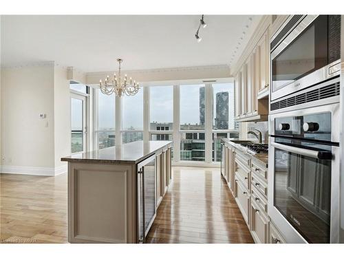 4203-16 Harbour Street, Toronto, ON - Indoor Photo Showing Kitchen With Upgraded Kitchen