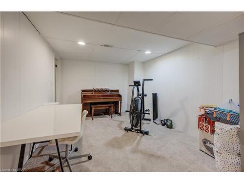 375 Lawrence Avenue, Kitchener, ON - Indoor Photo Showing Gym Room