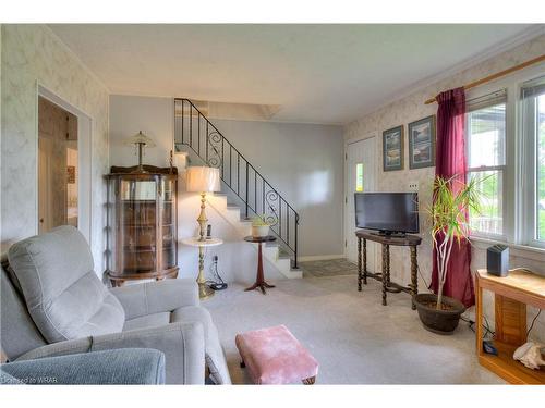 1642 Sawmill Road, Conestogo, ON - Indoor Photo Showing Living Room