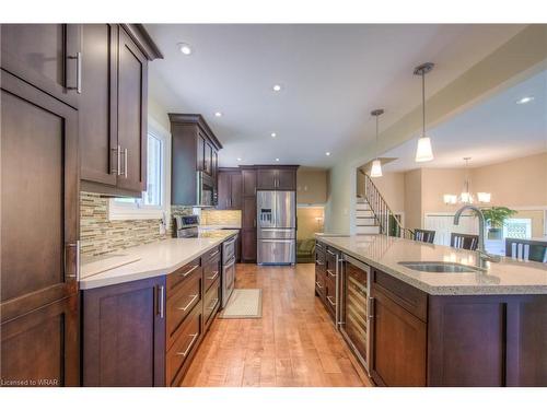 153 Meaford Drive, Waterloo, ON - Indoor Photo Showing Kitchen With Upgraded Kitchen