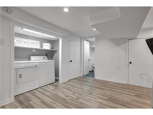208 Jacob Street, Cambridge, ON - Indoor Photo Showing Laundry Room