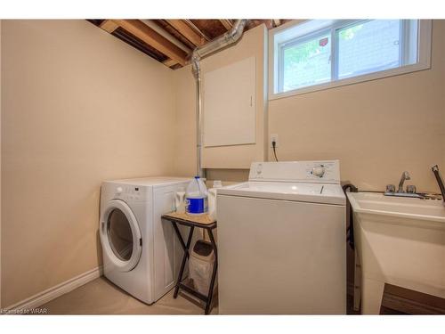 4 Schueller Street, Kitchener, ON - Indoor Photo Showing Laundry Room
