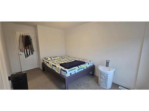 49-461 Blackburn Drive, Brantford, ON - Indoor Photo Showing Bedroom