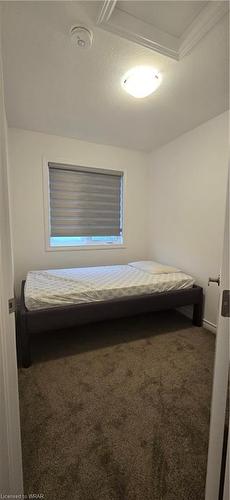 49-461 Blackburn Drive, Brantford, ON - Indoor Photo Showing Bedroom