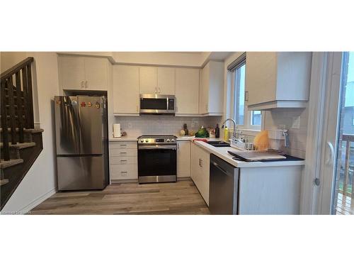 49-461 Blackburn Drive, Brantford, ON - Indoor Photo Showing Kitchen With Upgraded Kitchen