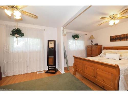 73 Henry Street, Cambridge, ON - Indoor Photo Showing Bedroom