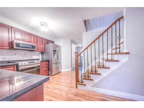 338 Oprington Place, Kitchener, ON - Indoor Photo Showing Kitchen