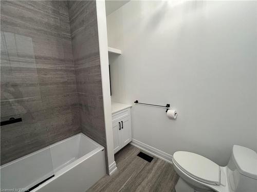37A Victoria Avenue, Cambridge, ON - Indoor Photo Showing Bathroom