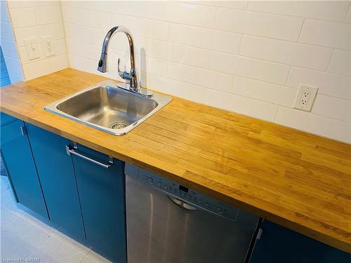 84 Albert Street, Waterloo, ON - Indoor Photo Showing Kitchen