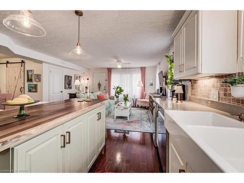107-50 Whitlaw Way, Paris, ON - Indoor Photo Showing Kitchen