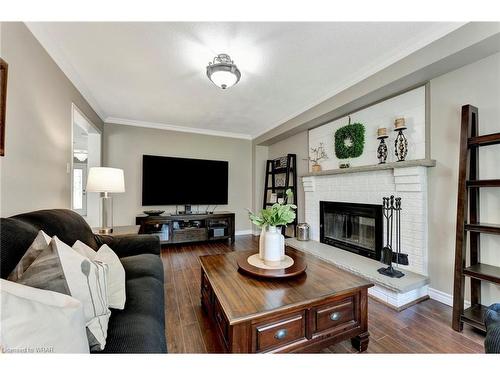 39 Hilborn Avenue, Cambridge, ON - Indoor Photo Showing Living Room With Fireplace