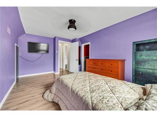 368 Weber Street E, Kitchener, ON - Indoor Photo Showing Bedroom