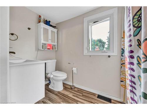 368 Weber Street E, Kitchener, ON - Indoor Photo Showing Bathroom