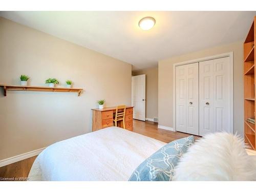 350 Pommel Gate Crescent, Waterloo, ON - Indoor Photo Showing Bedroom