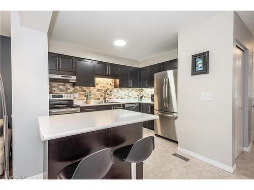 192 Melran Drive, Cambridge, ON - Indoor Photo Showing Kitchen With Upgraded Kitchen
