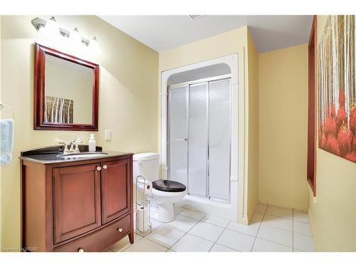 63 Alexander Avenue, Cambridge, ON - Indoor Photo Showing Bathroom